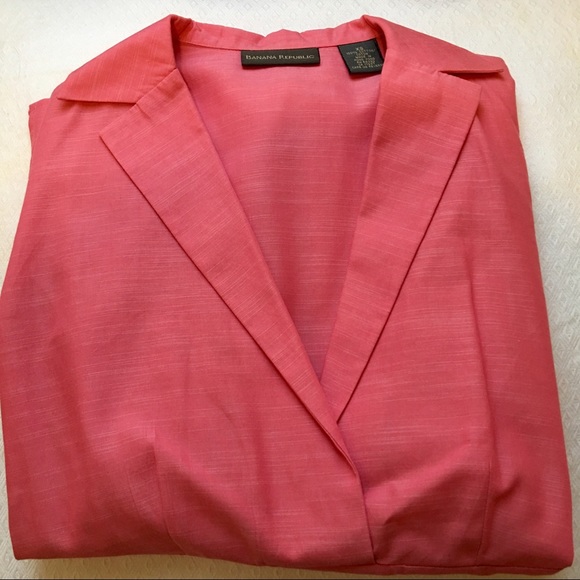 Banana Republic Tops - Sale!! 🎊Banana Republic pink top💐!!